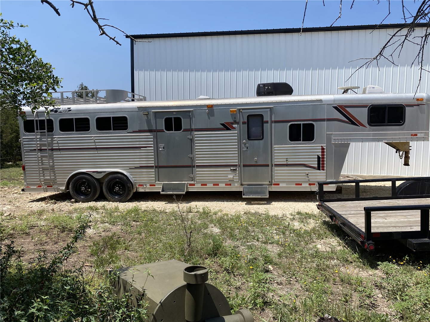 1999 4 Star Horse Trailer for Sale in Dripping Springs, Texas